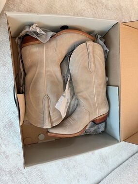 Women's Suede Tan Heeled Western Boots